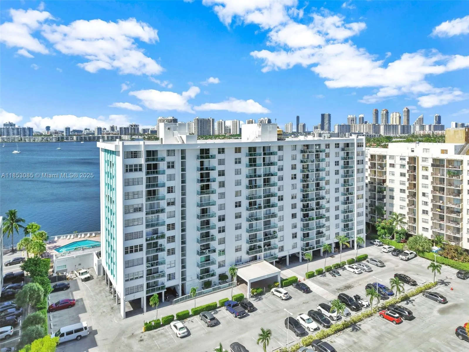 2841 NE 163rd St, #710
