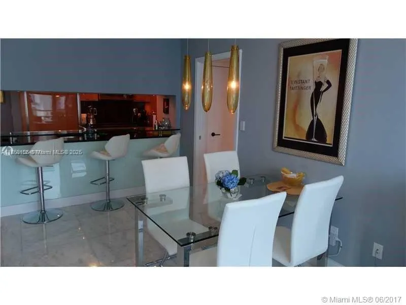6801 Collins Ave, #1110