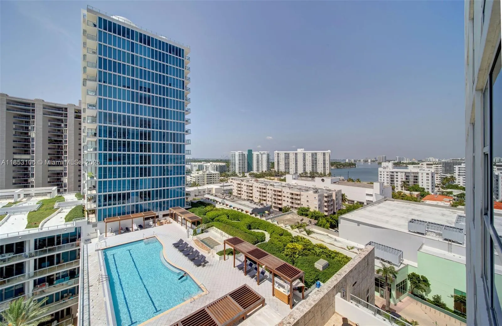 6801 Collins Ave, #1110