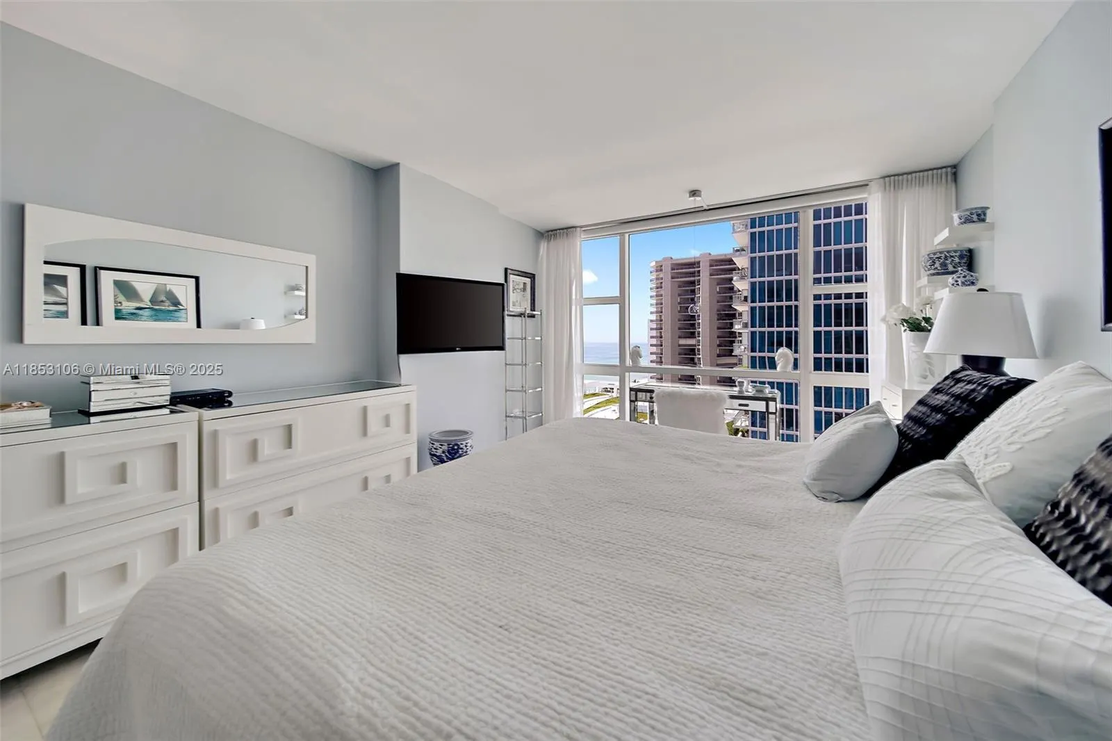6801 Collins Ave, #1110