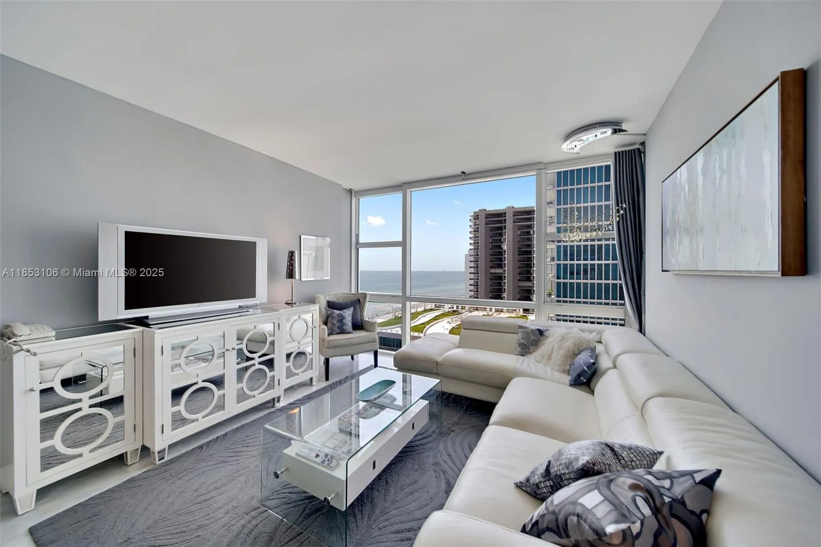 6801 Collins Ave, #1110