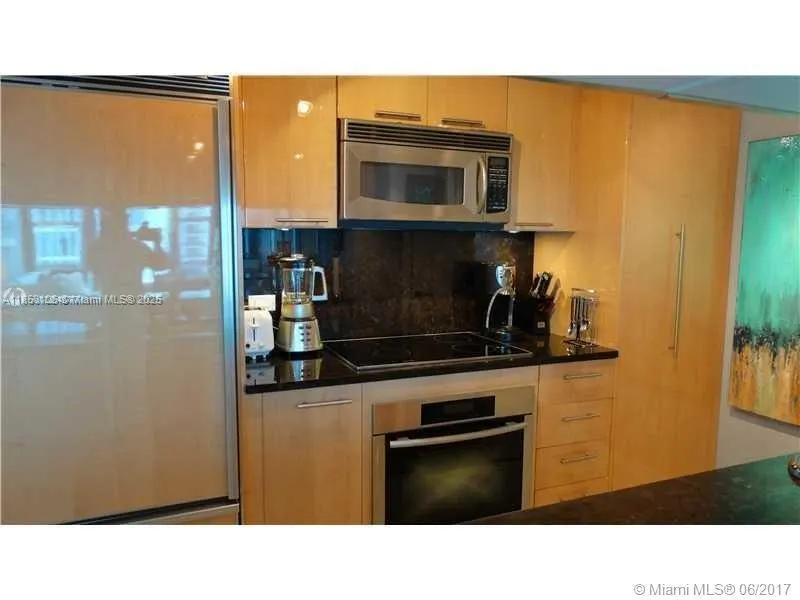 6801 Collins Ave, #1110