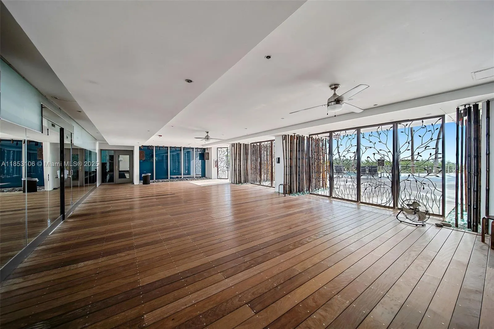 6801 Collins Ave, #1110