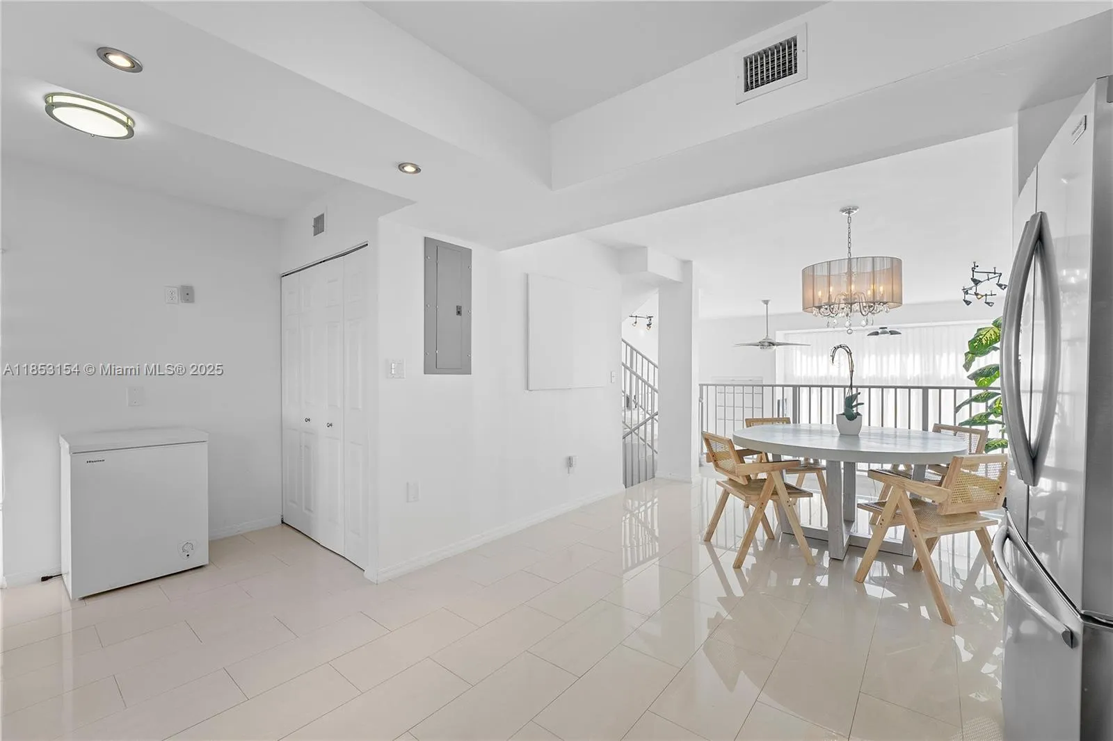 3936 NE 168th St, #7