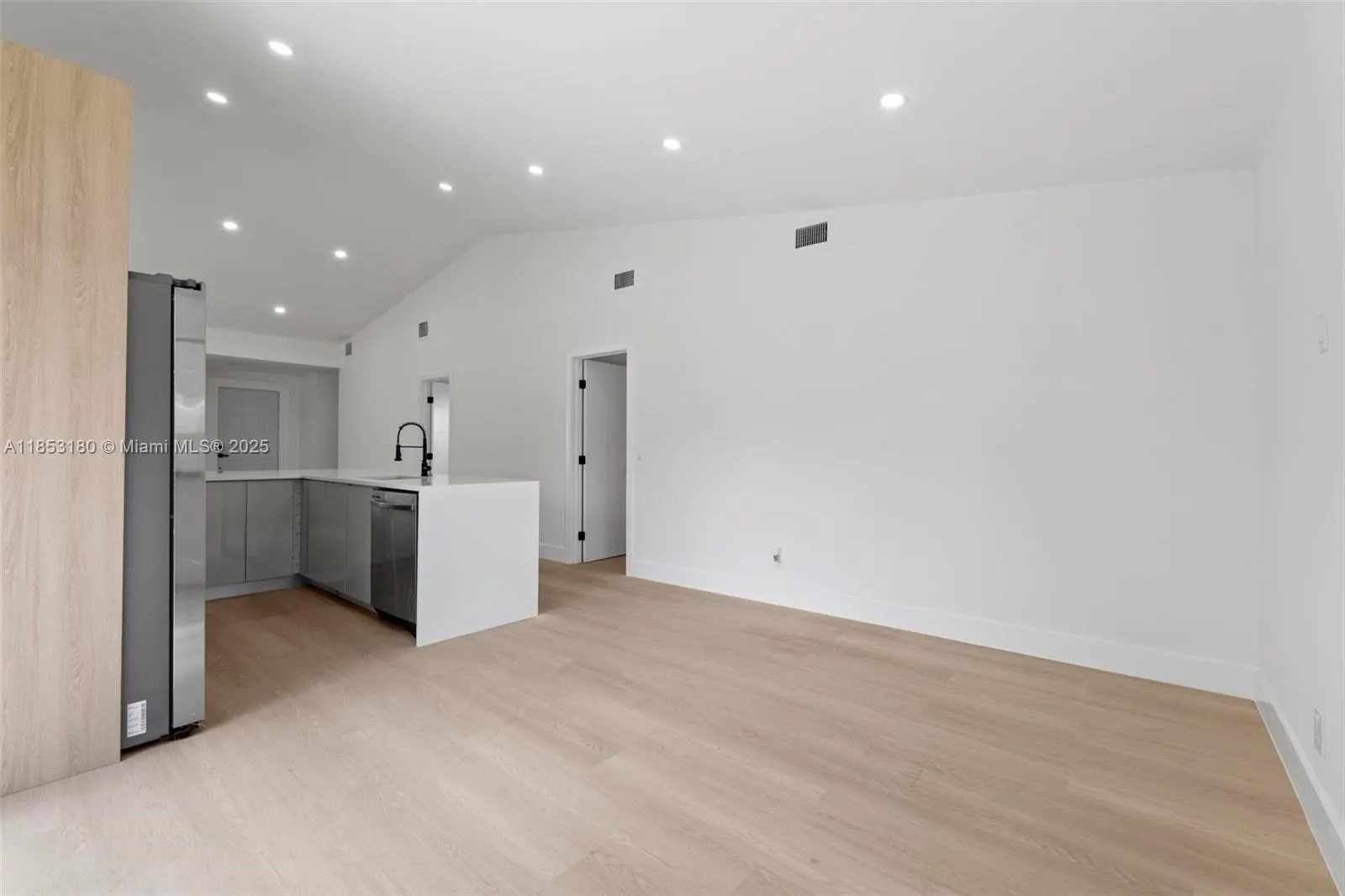 1701 SW 86th Ter