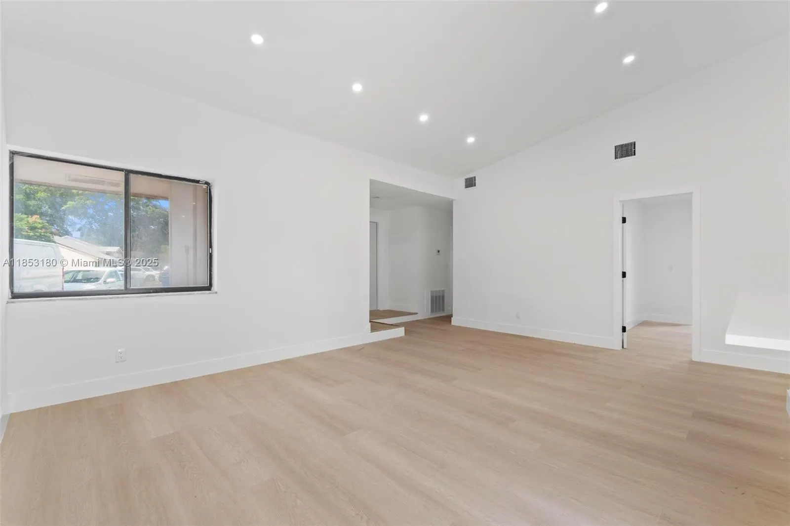 1701 SW 86th Ter