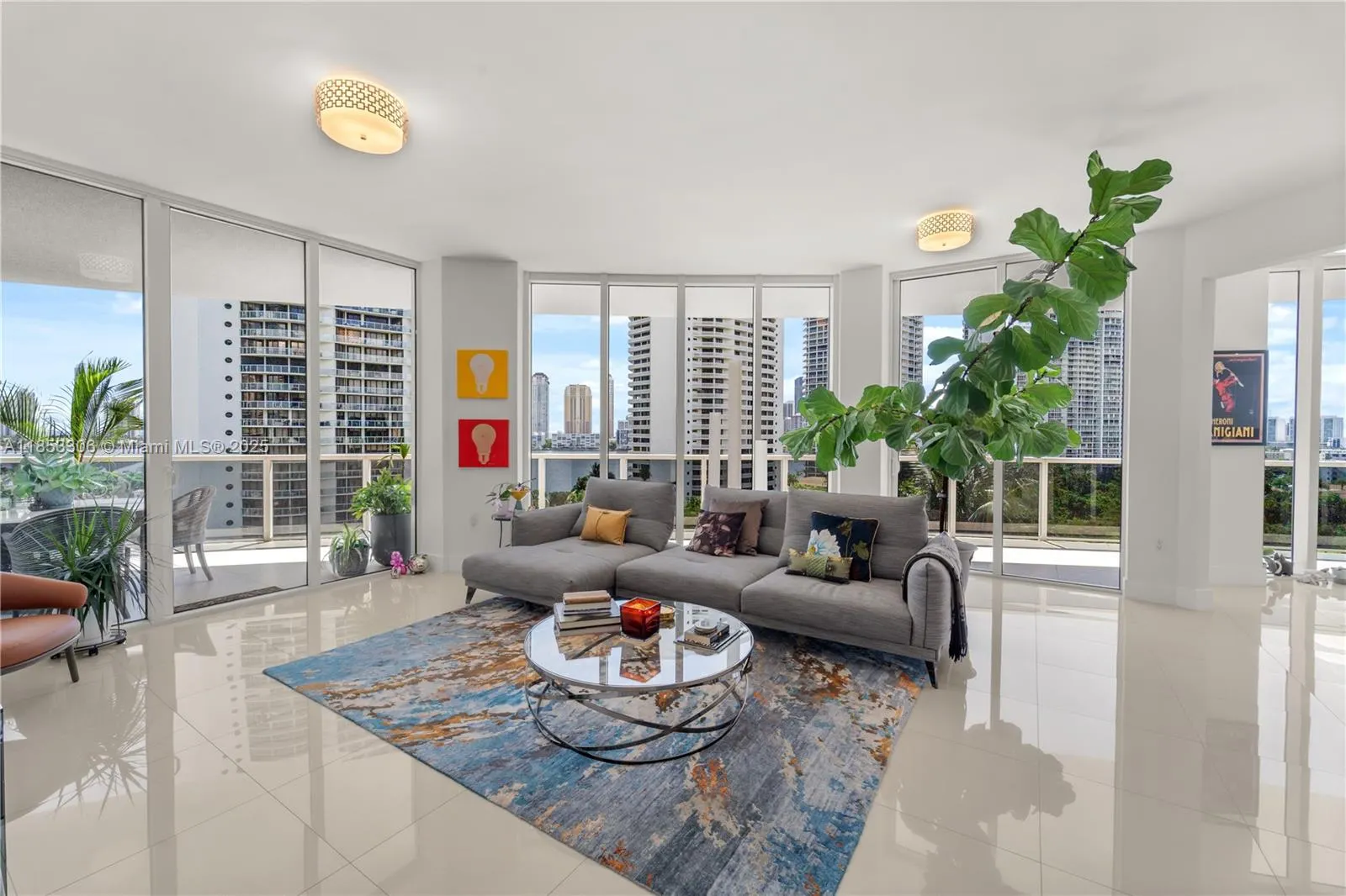 4100 Island Blvd, #902