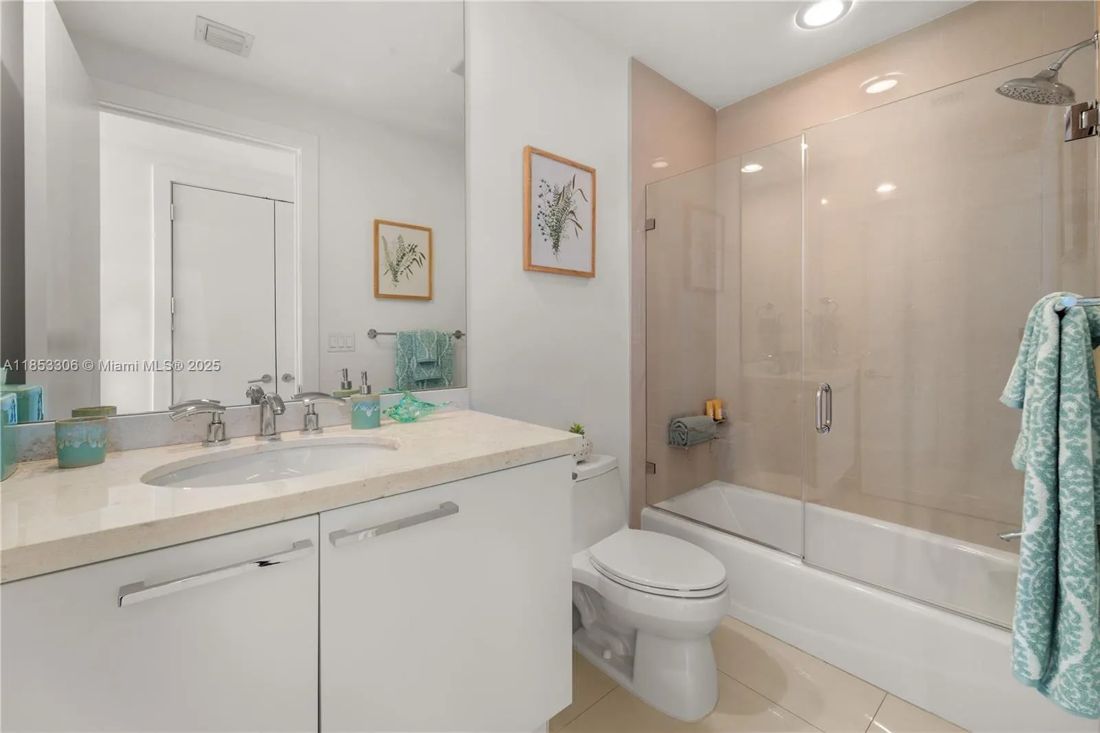 4100 Island Blvd, #902