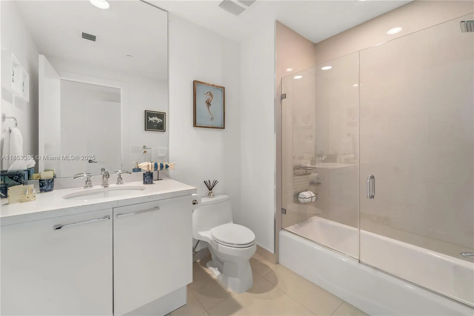 4100 Island Blvd, #902
