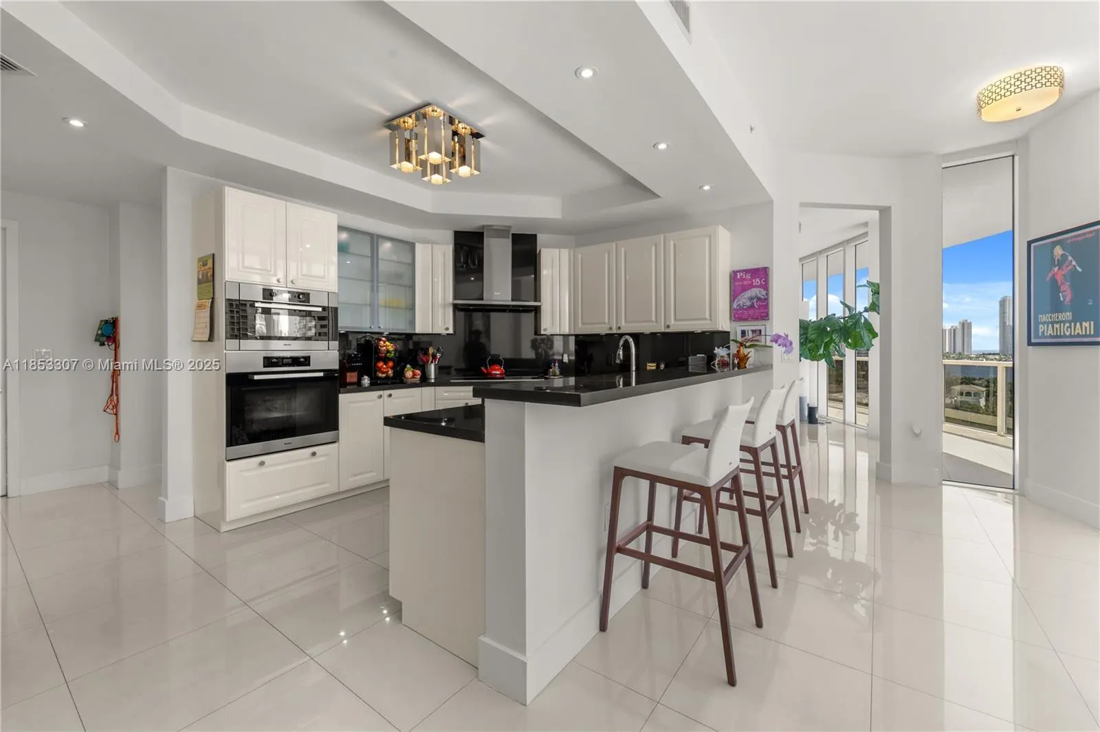 4100 Island Blvd, #902