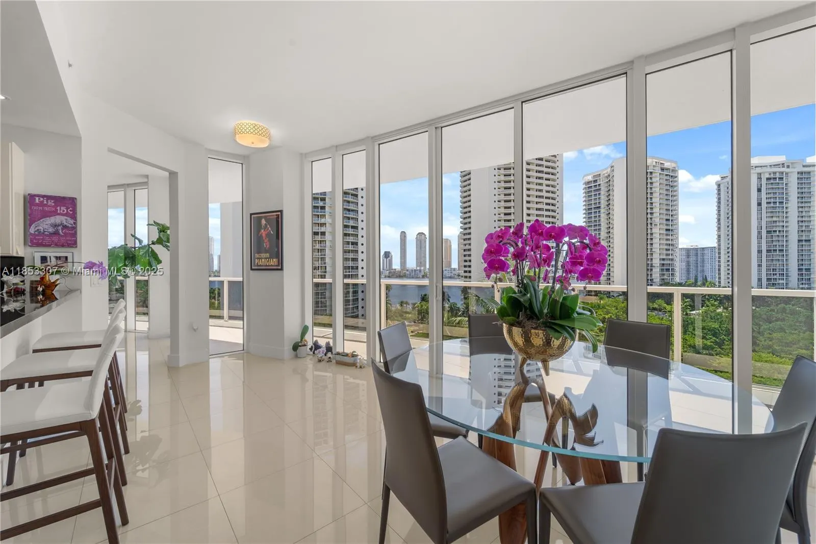 4100 Island Blvd, #902
