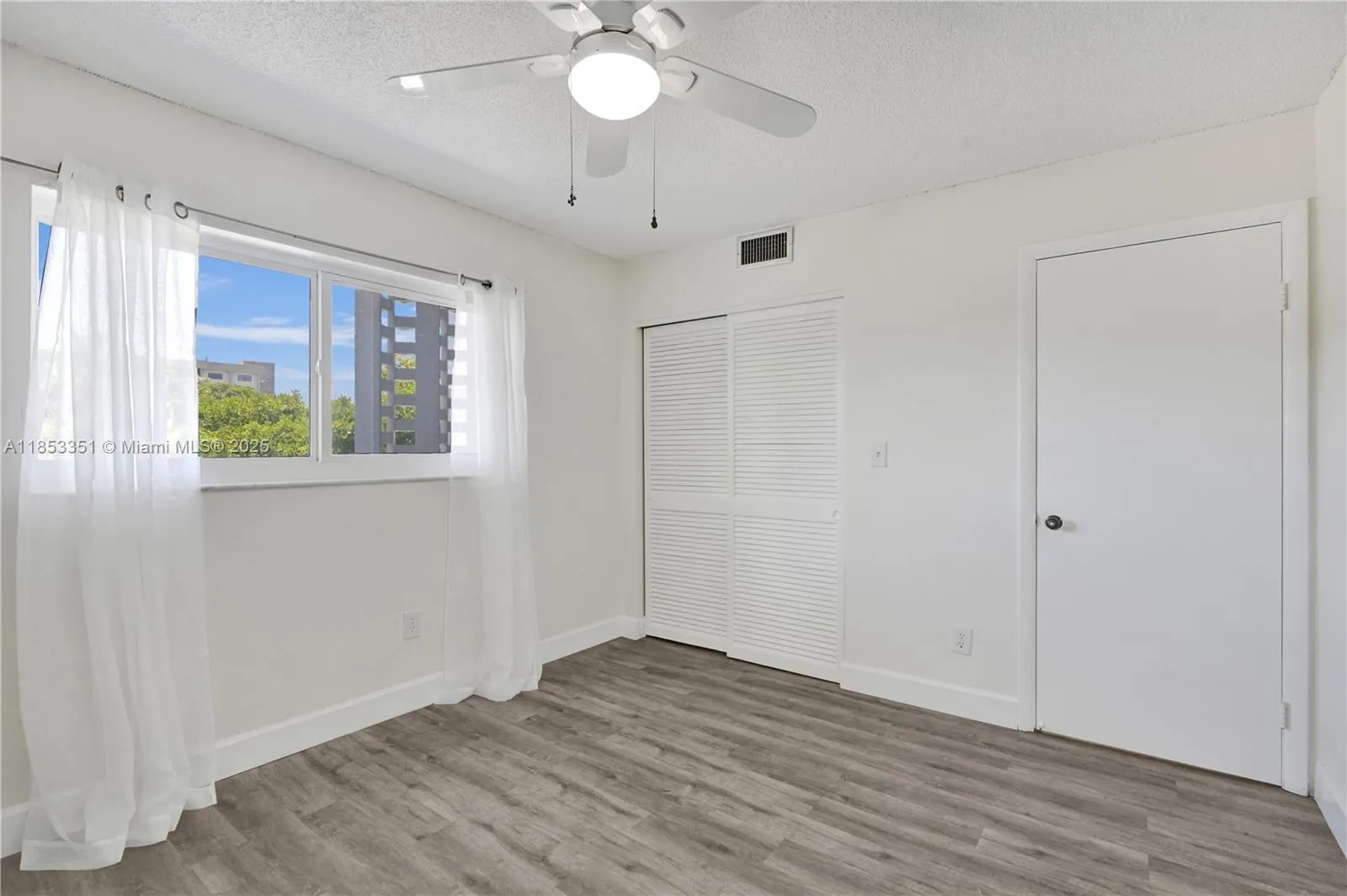 873 NE 195th St, #309