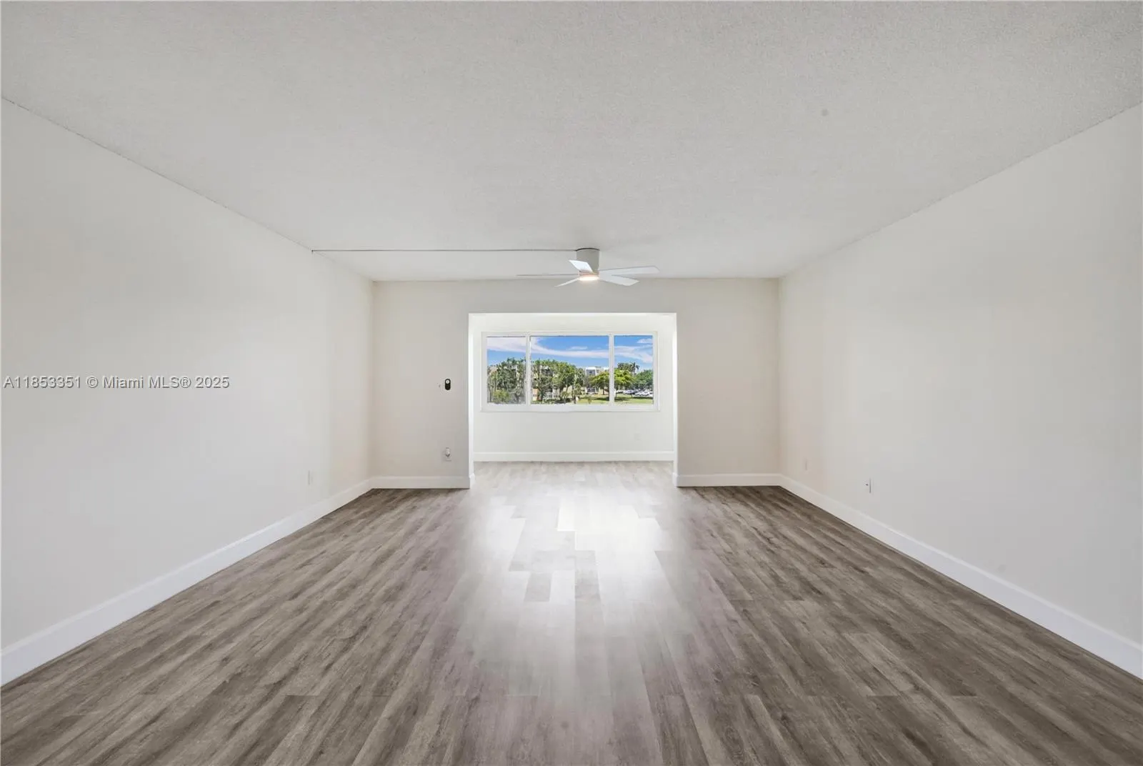 873 NE 195th St, #309