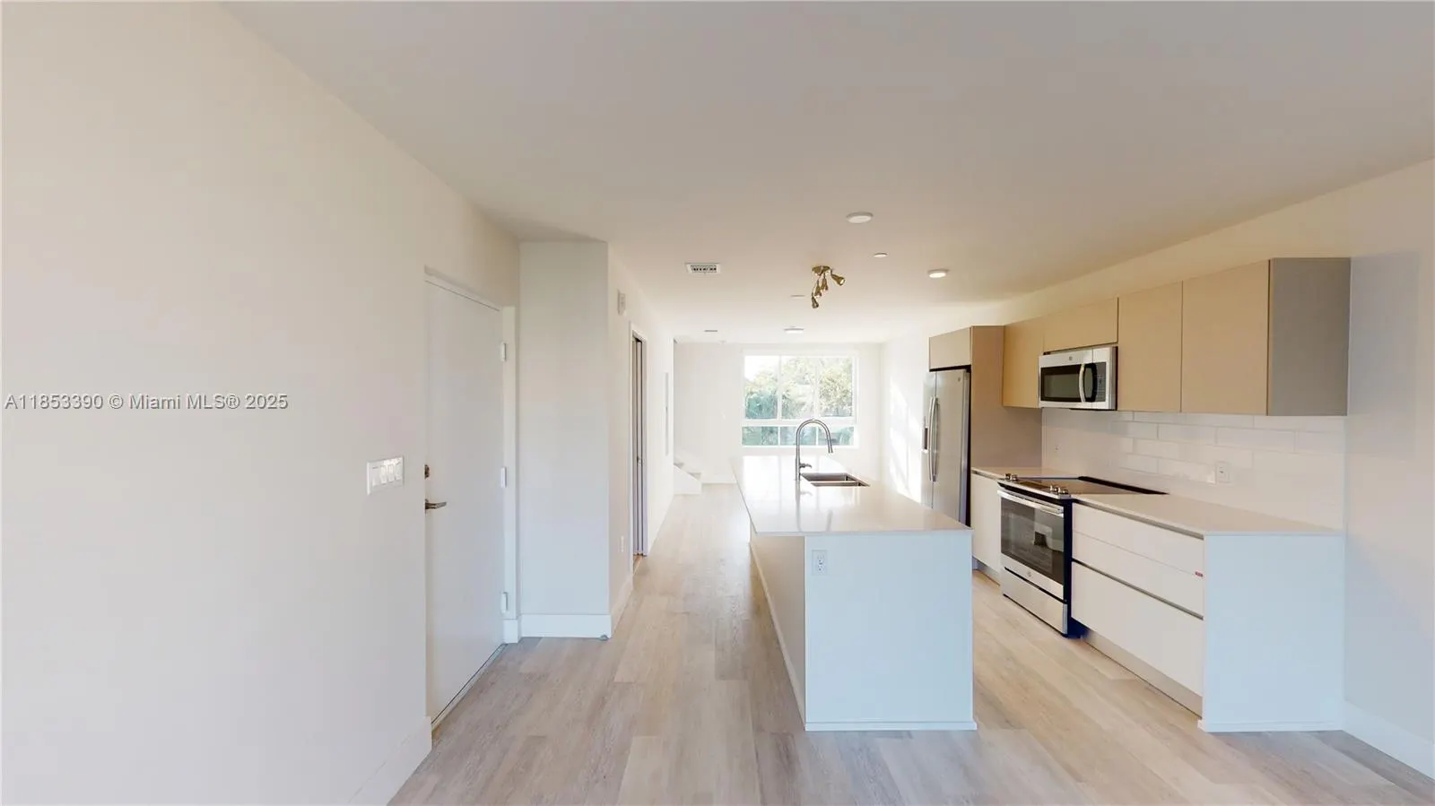 2555 NE 193rd St, #2224