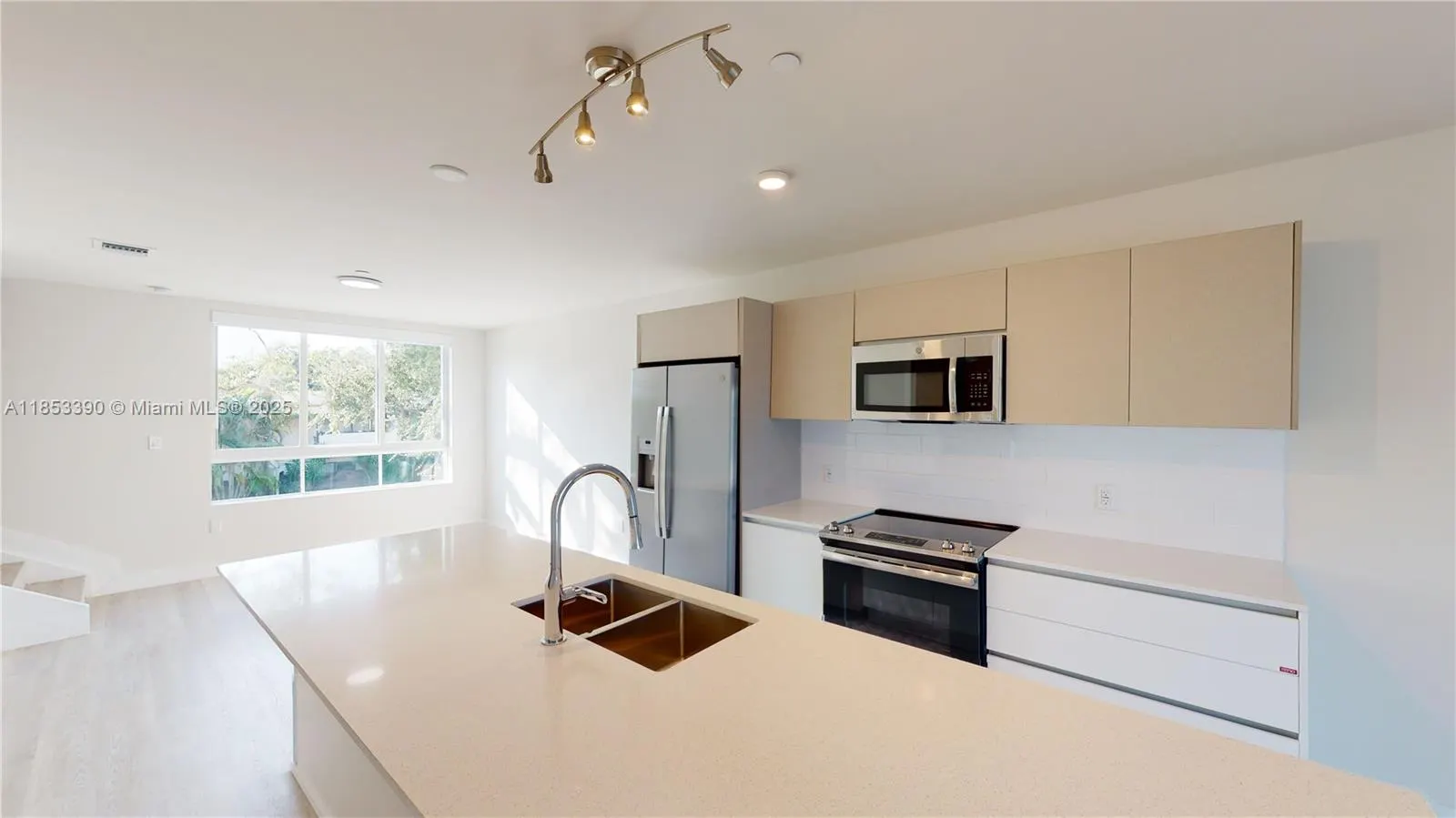 2555 NE 193rd St, #2224