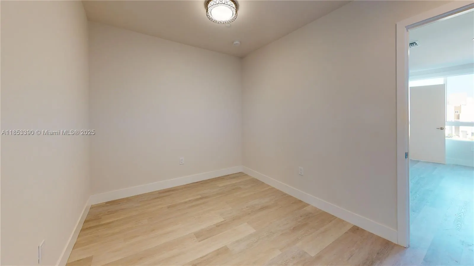 2555 NE 193rd St, #2224