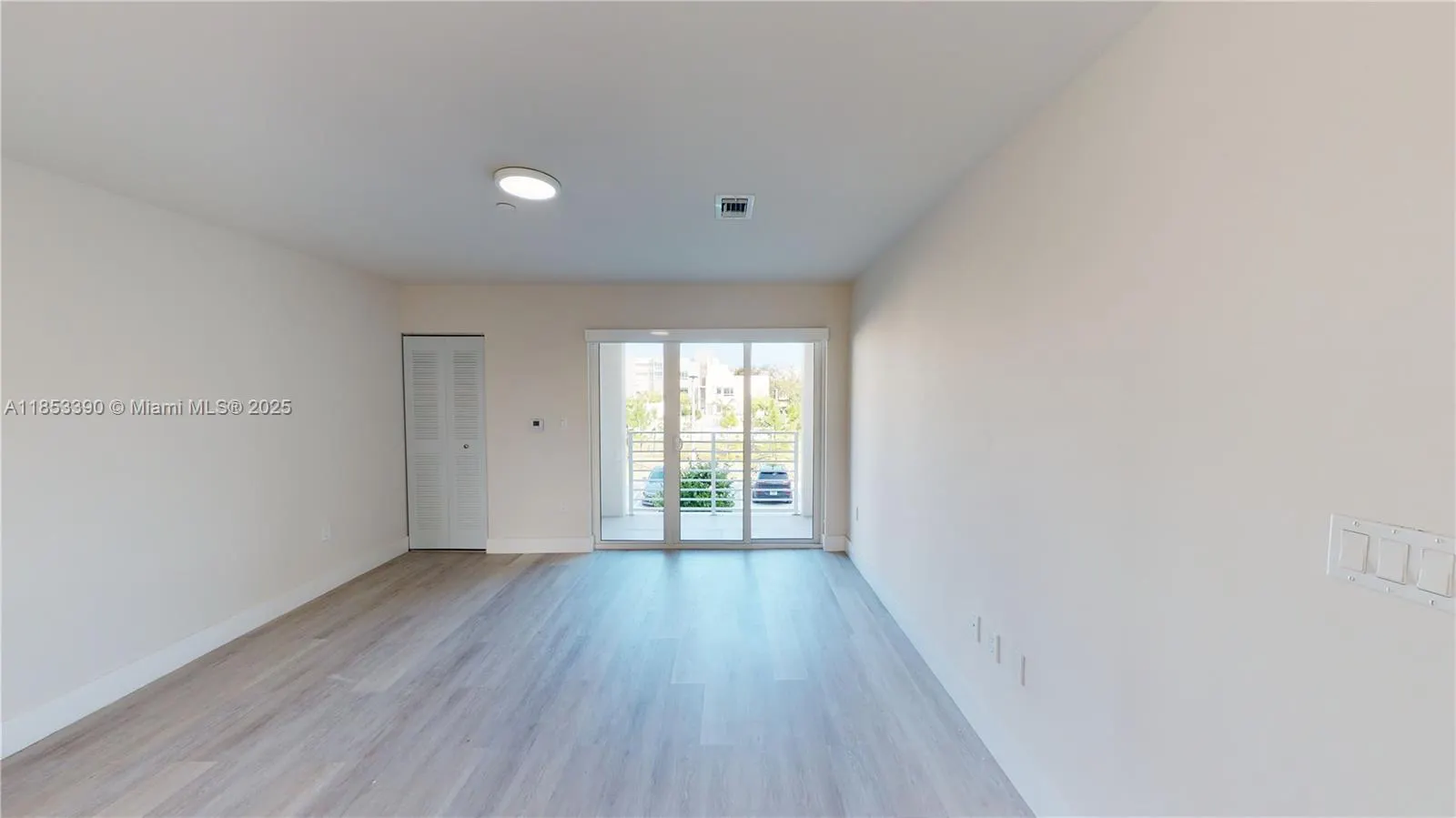 2555 NE 193rd St, #2224