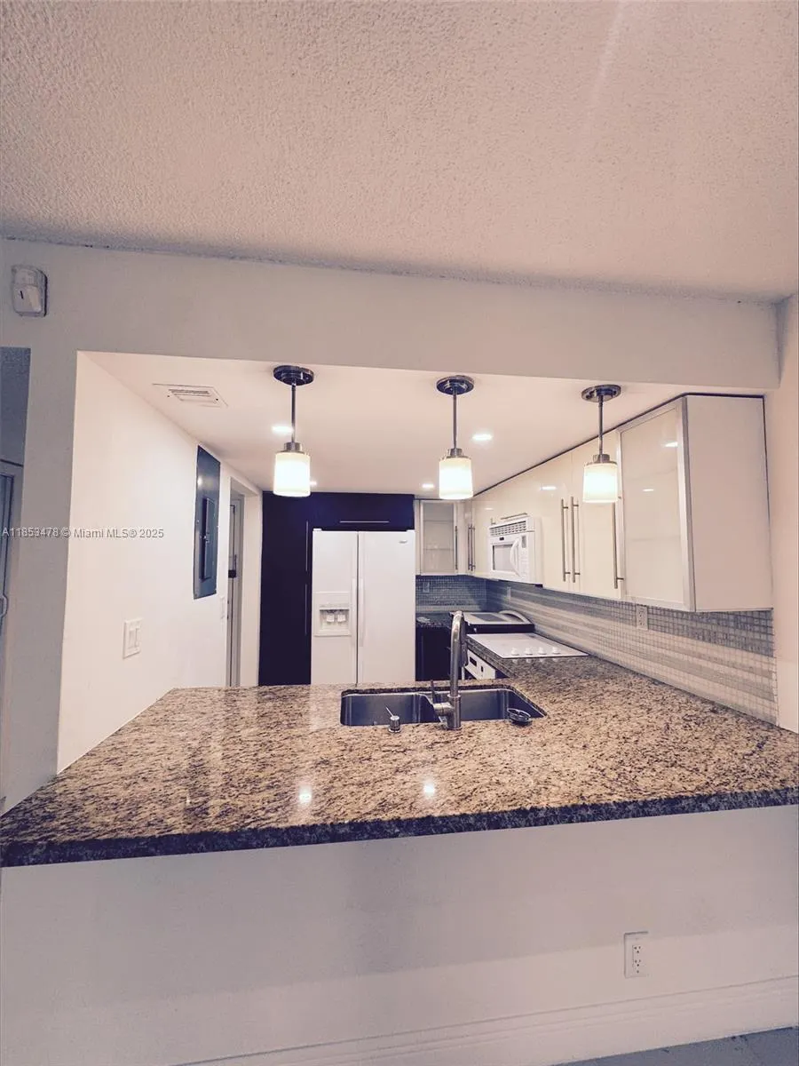 100 Lakeview Dr, #113