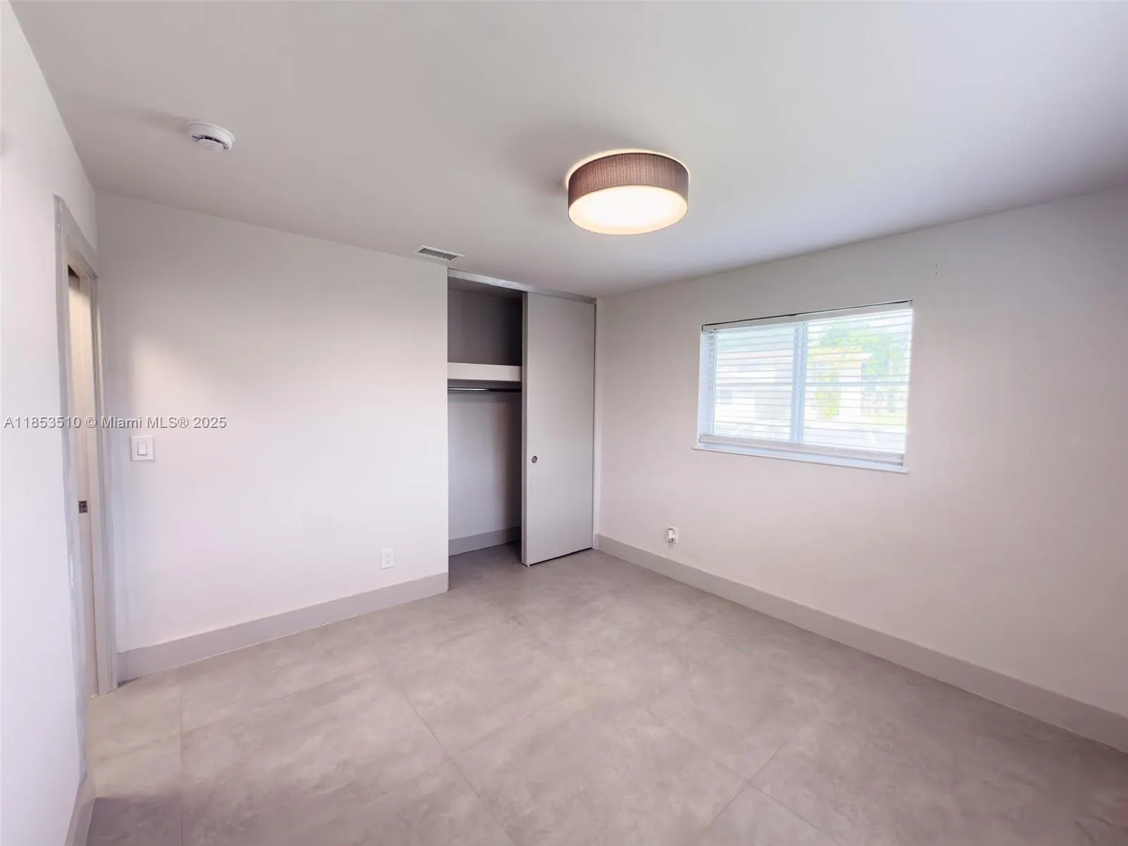 1630 NE 34th Ct