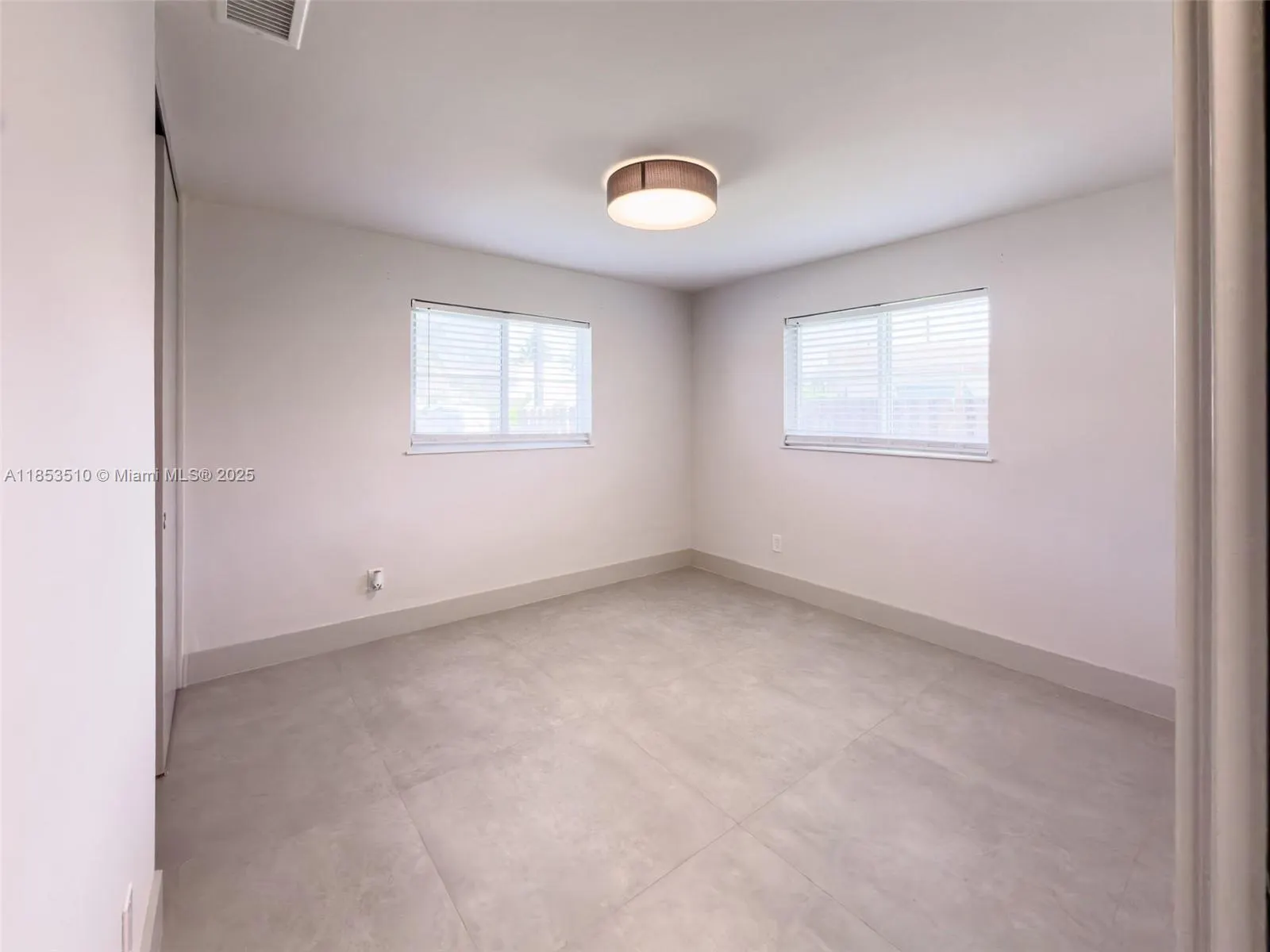 1630 NE 34th Ct