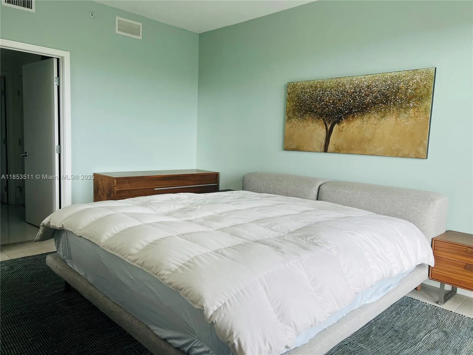 16385 Biscayne Blvd, #421A