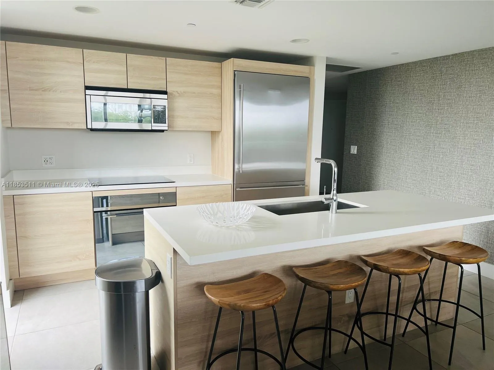 16385 Biscayne Blvd, #421A