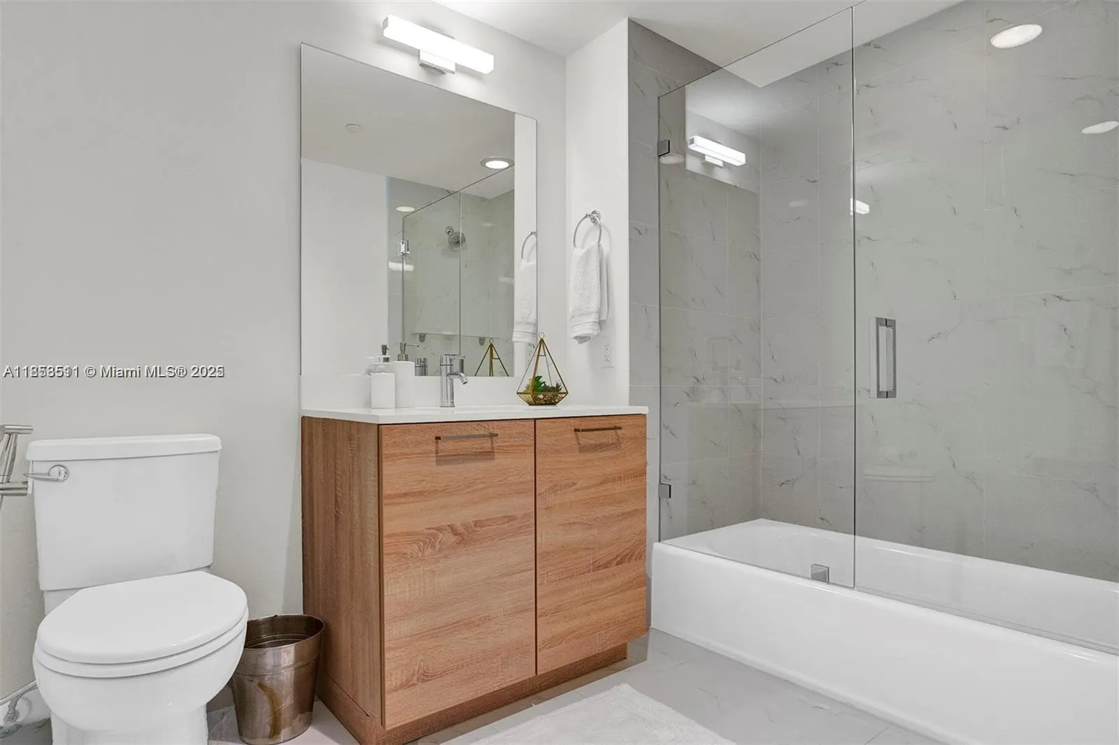 16385 Biscayne Blvd, #421A