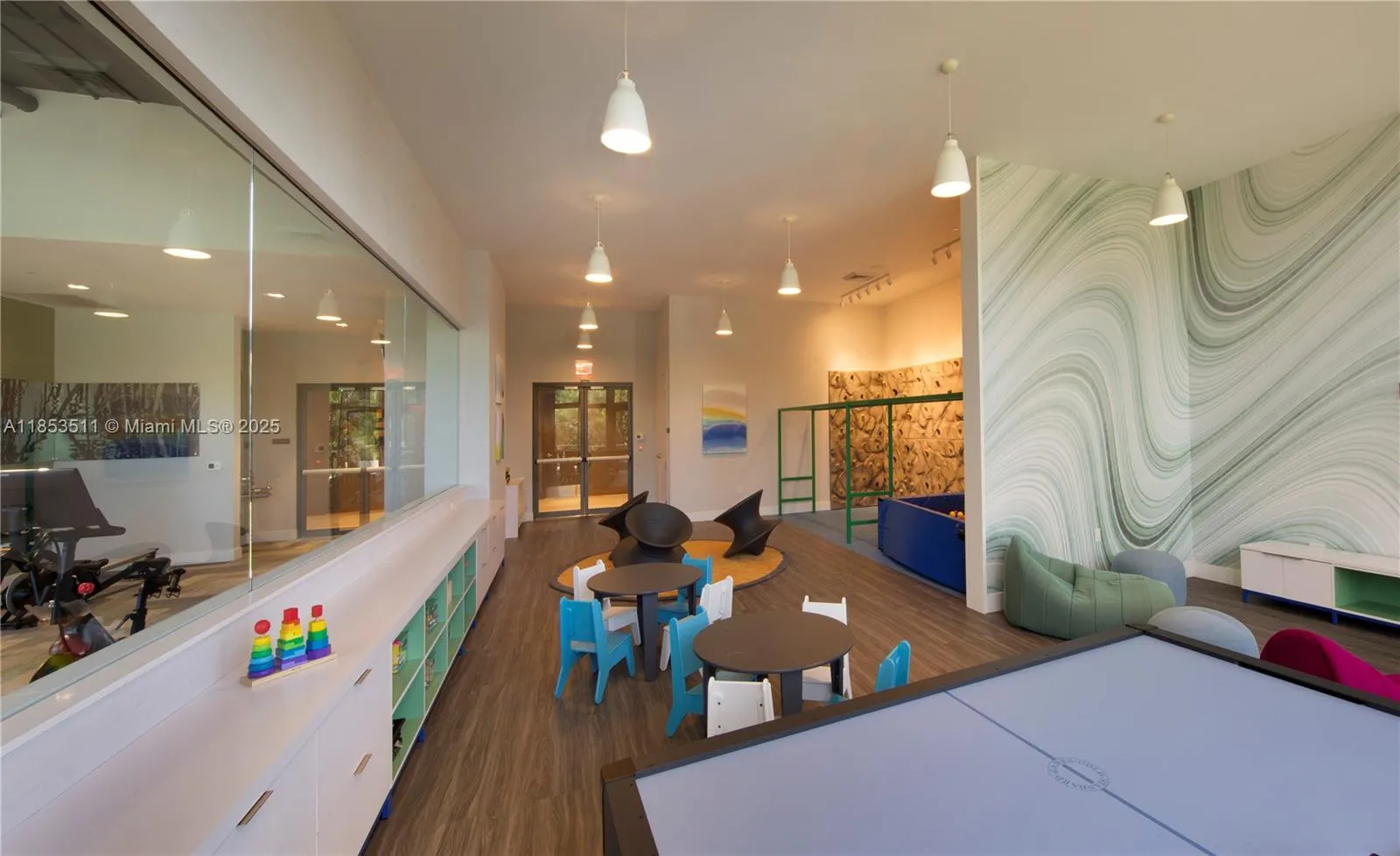 16385 Biscayne Blvd, #421A