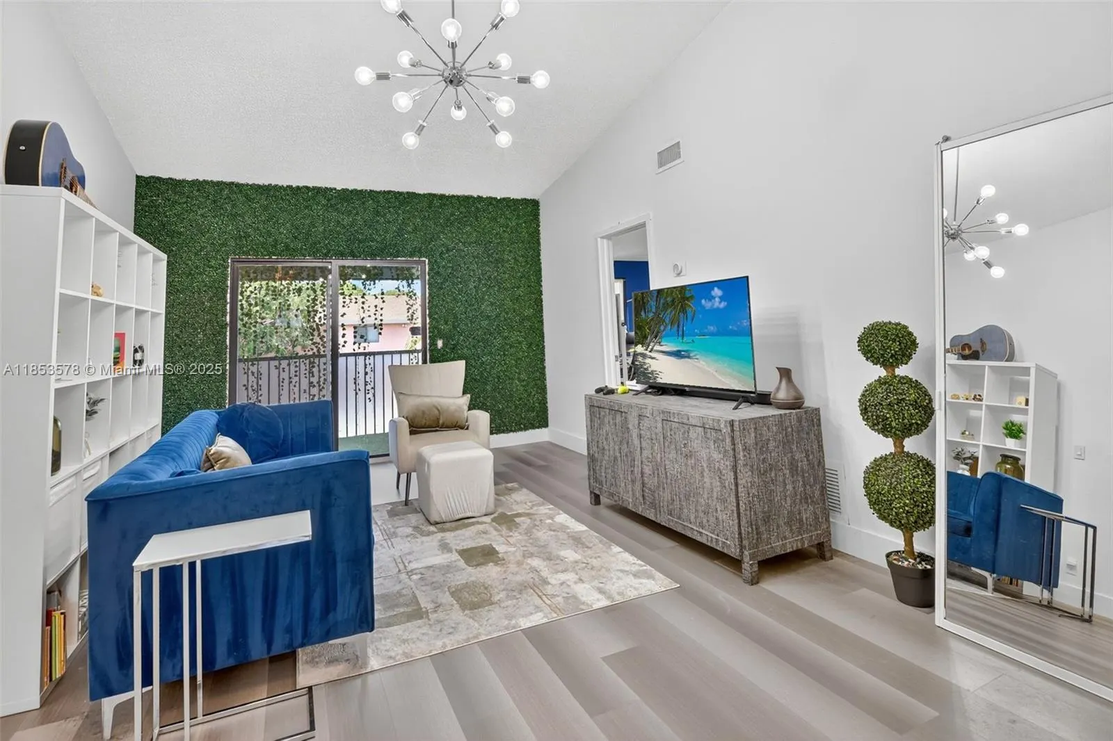 50 SE 12th St, #218