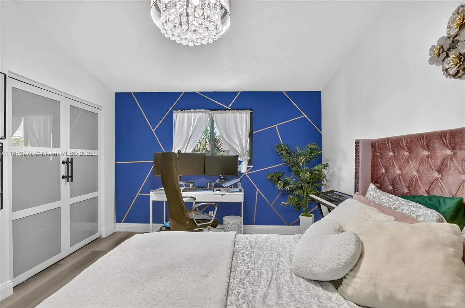 50 SE 12th St, #218