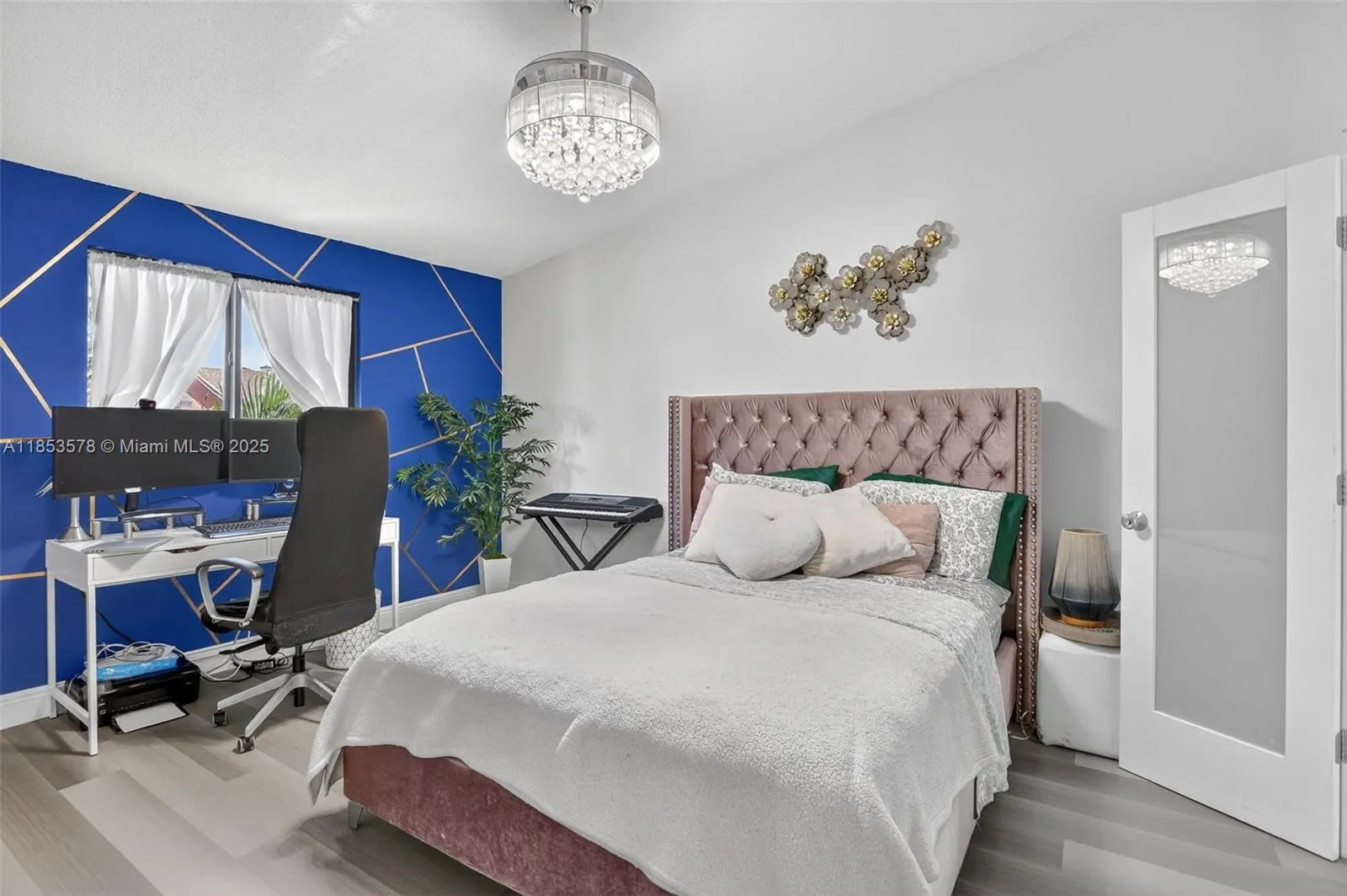 50 SE 12th St, #218