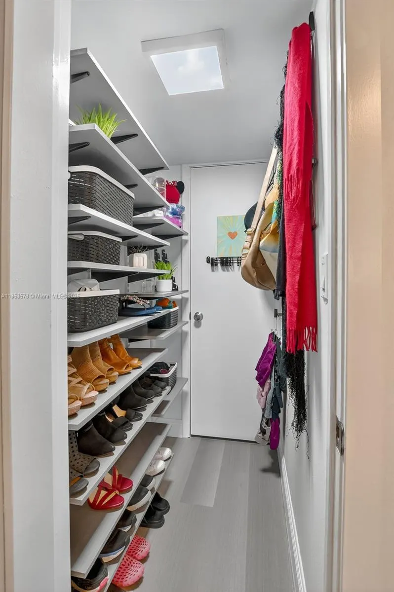 50 SE 12th St, #218