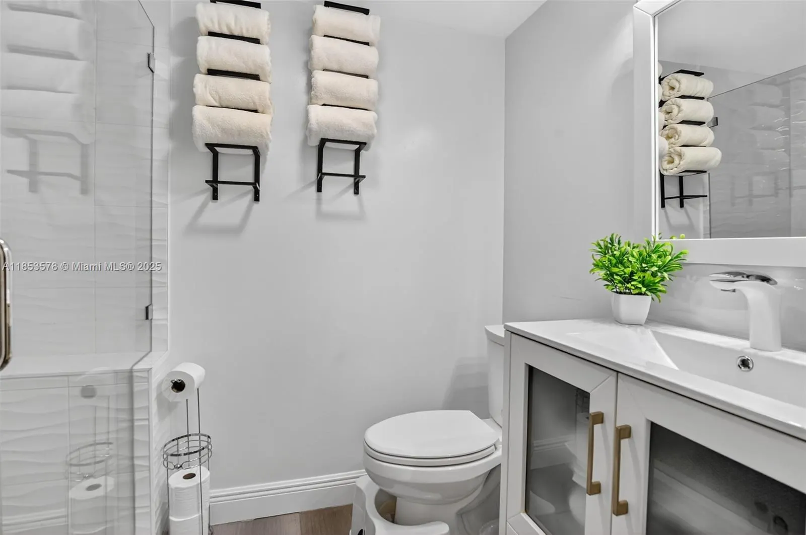 50 SE 12th St, #218