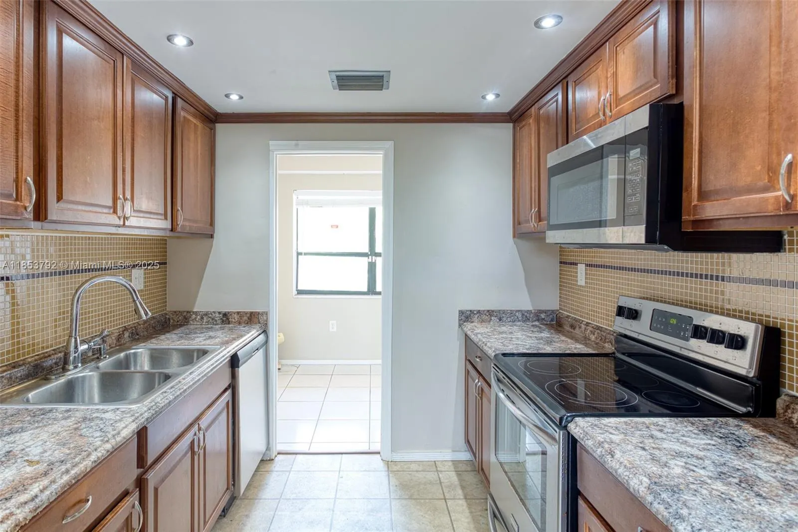 7401 NW 16th St, #408