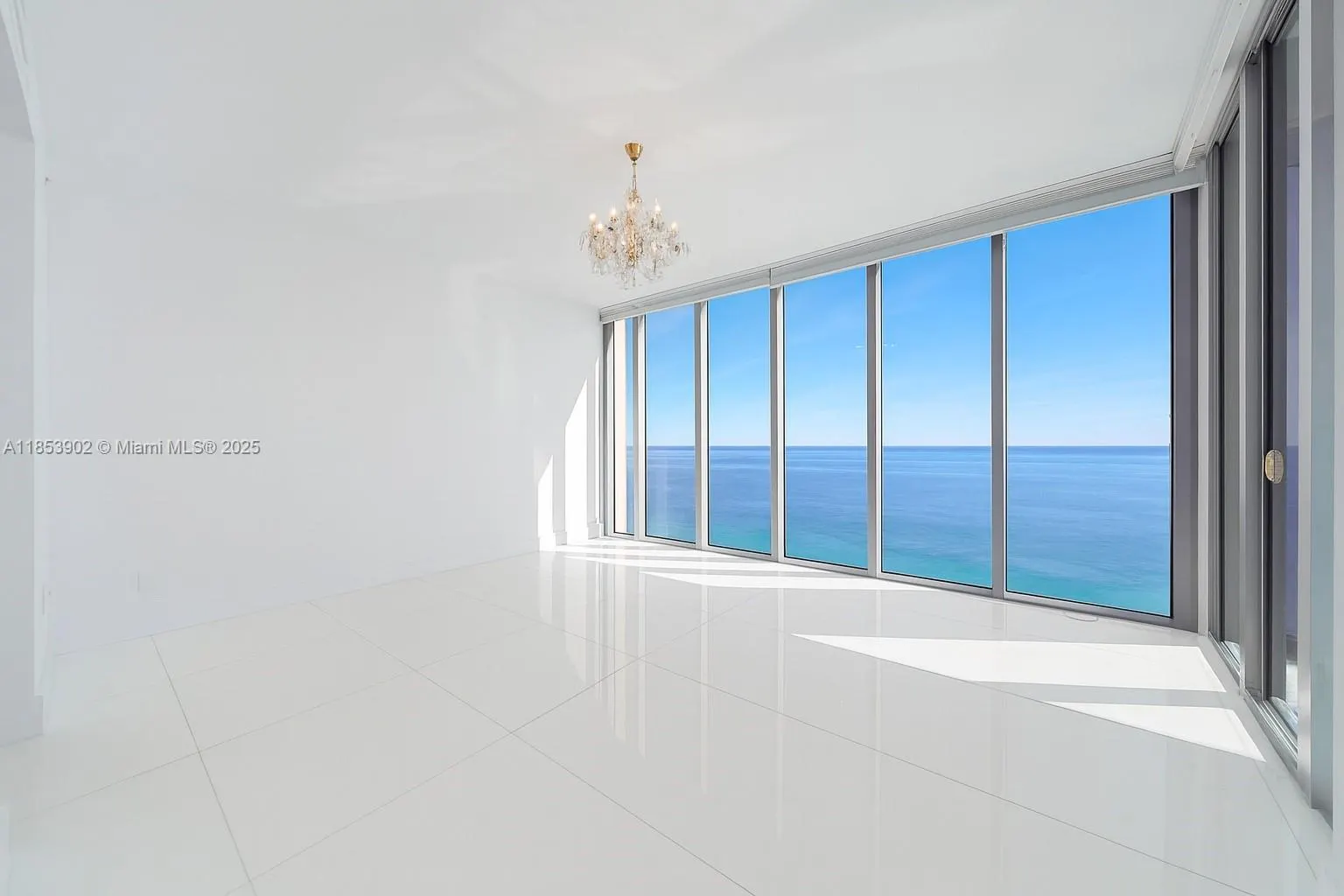 6899 Collins Ave, #2108