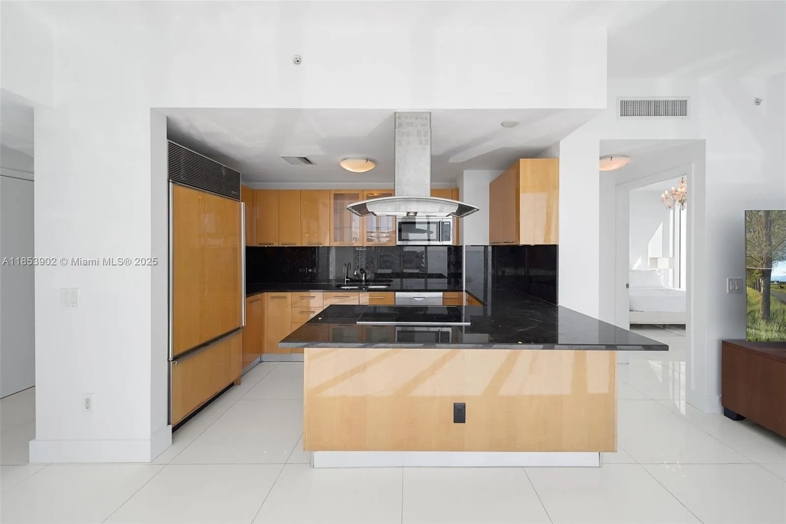 6899 Collins Ave, #2108