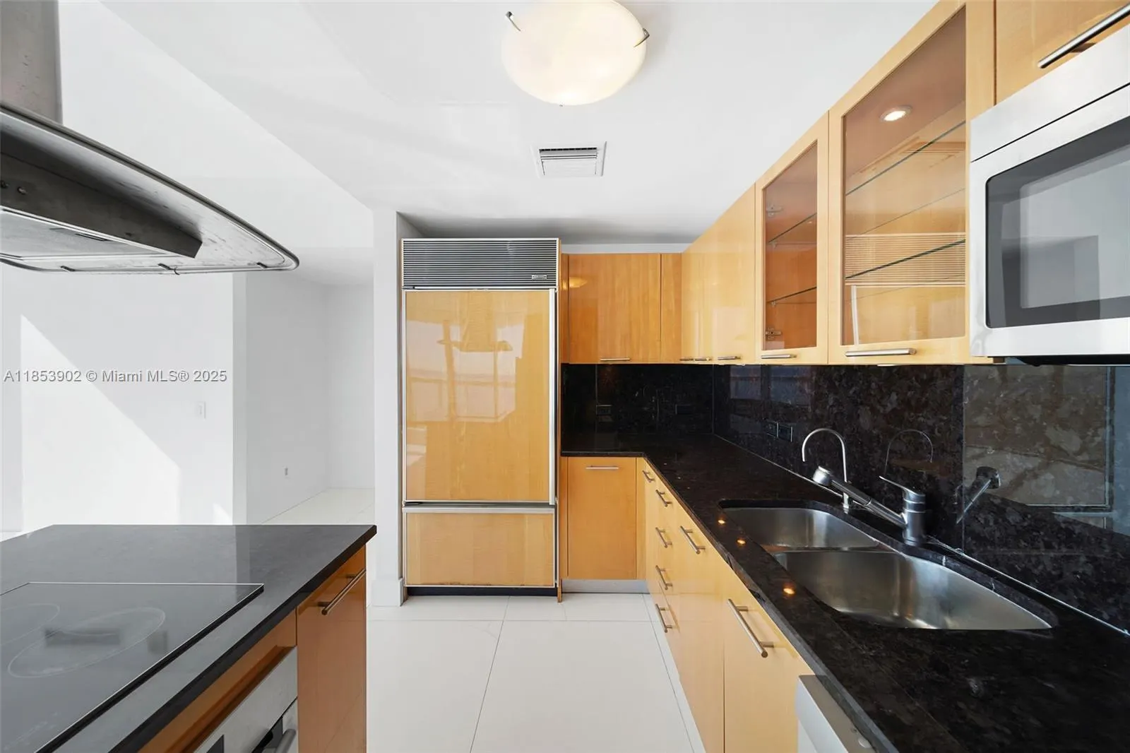 6899 Collins Ave, #2108