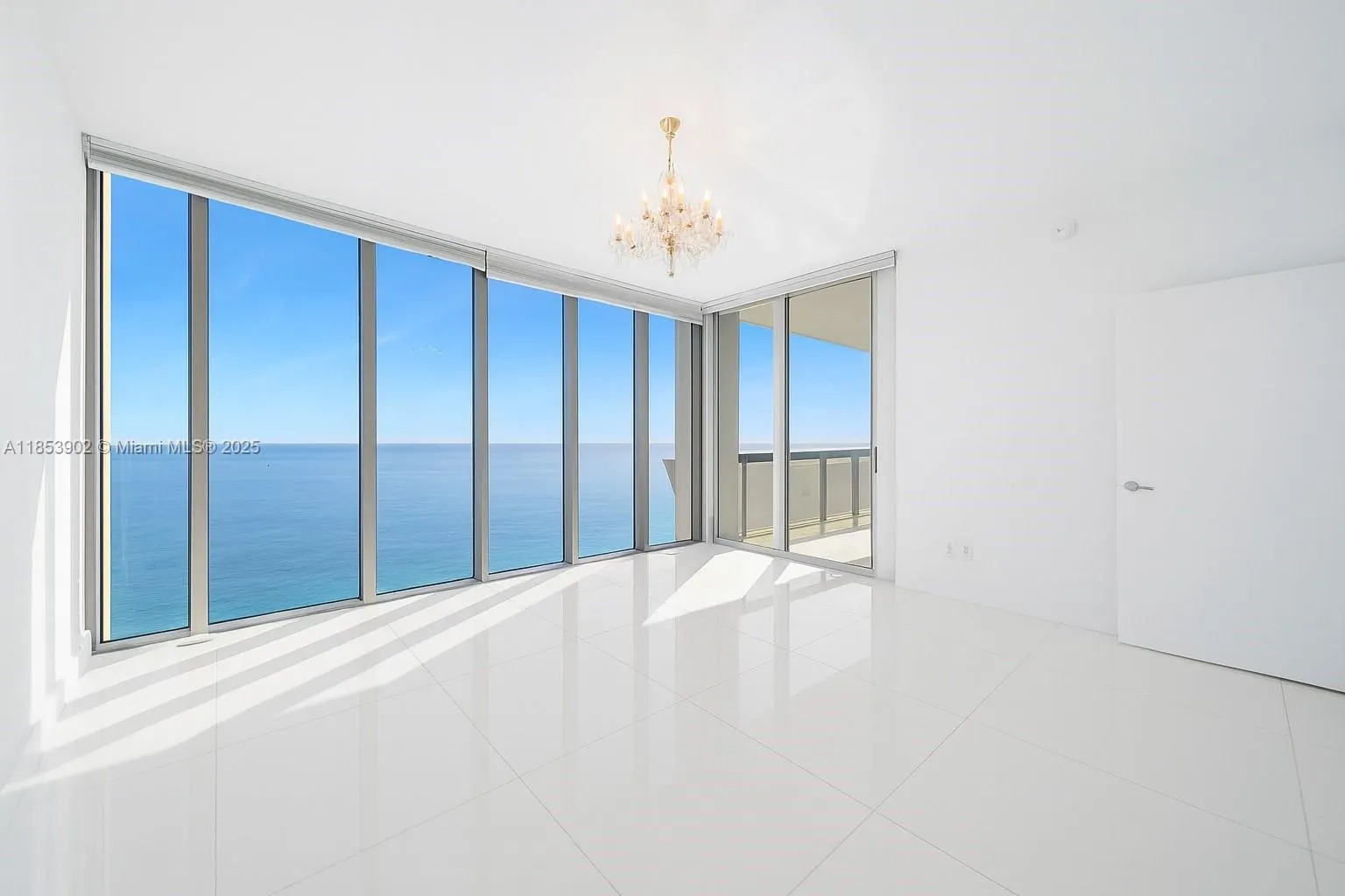 6899 Collins Ave, #2108