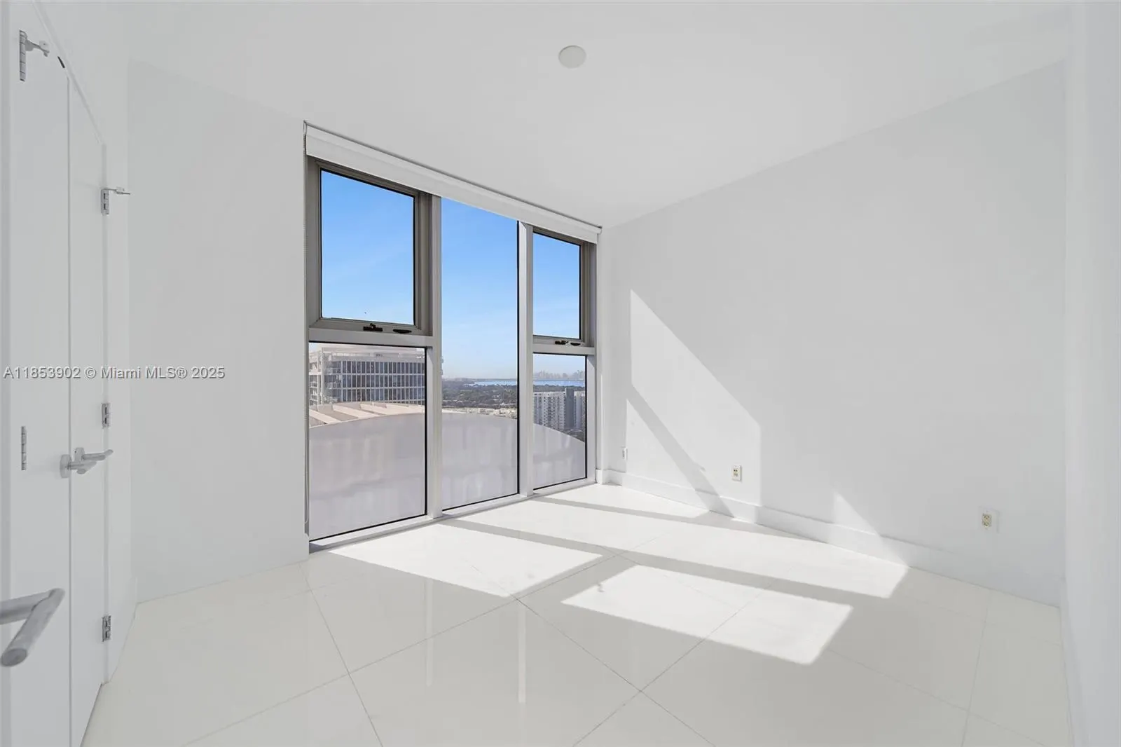 6899 Collins Ave, #2108