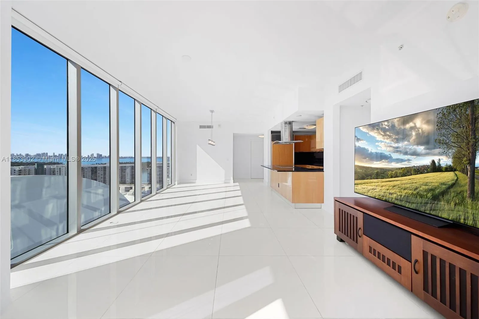 6899 Collins Ave, #2108