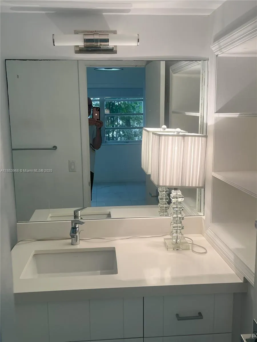 1239 Mariposa Ave, #2