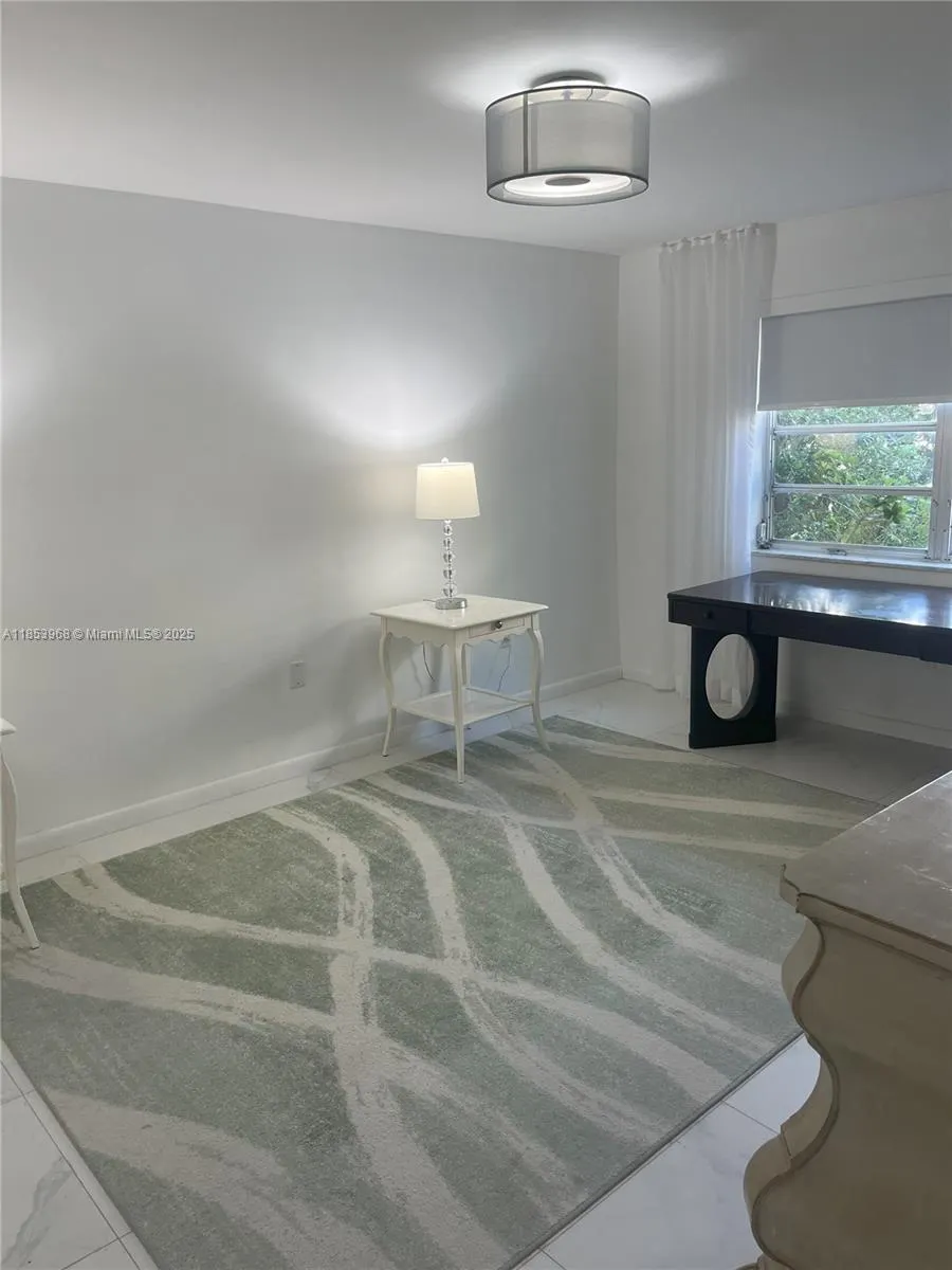 1239 Mariposa Ave, #2