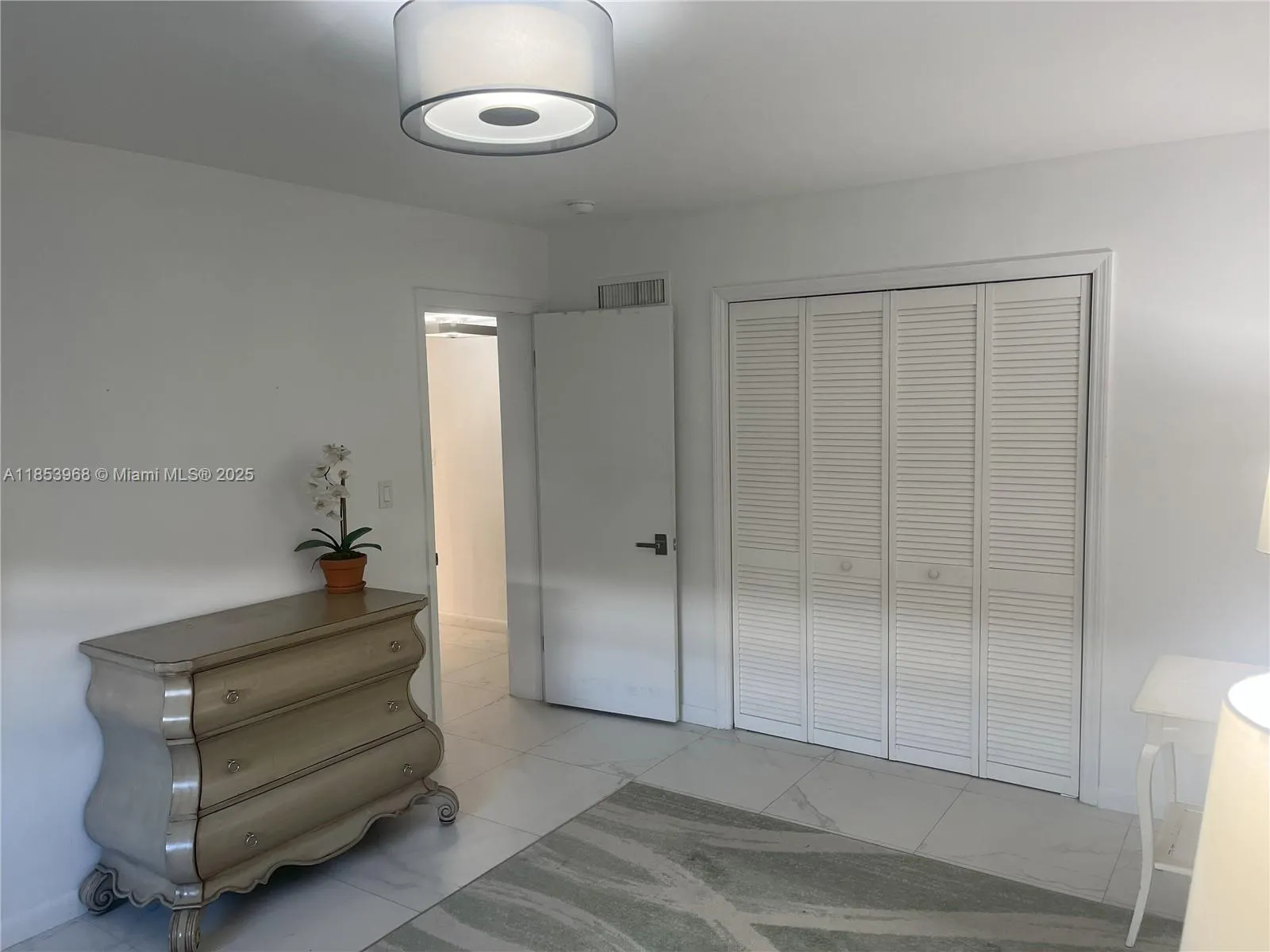 1239 Mariposa Ave, #2