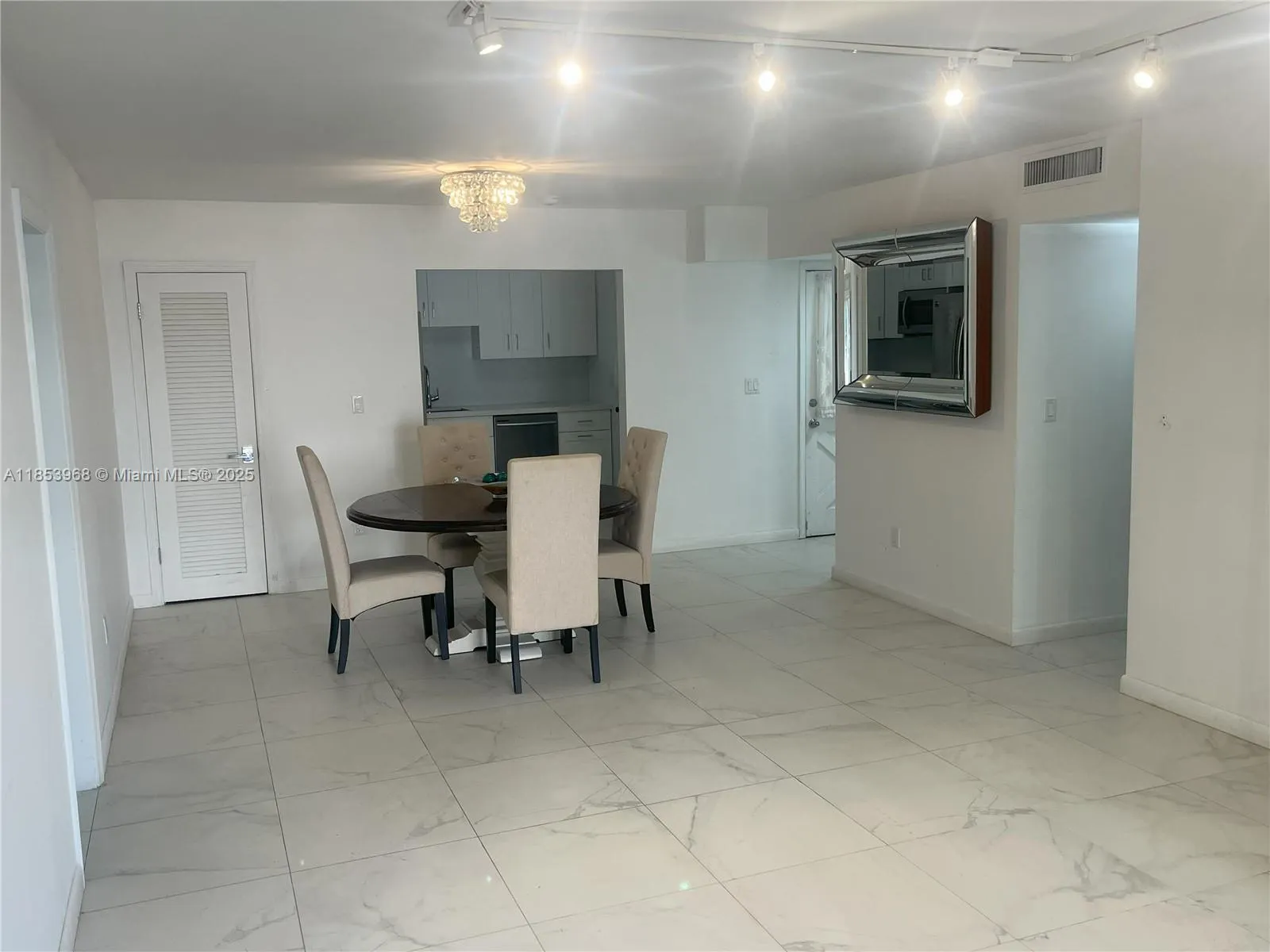 1239 Mariposa Ave, #2
