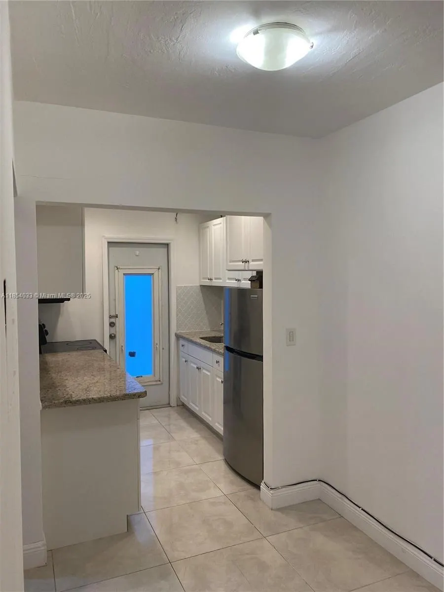 7725 Carlyle Ave, #4