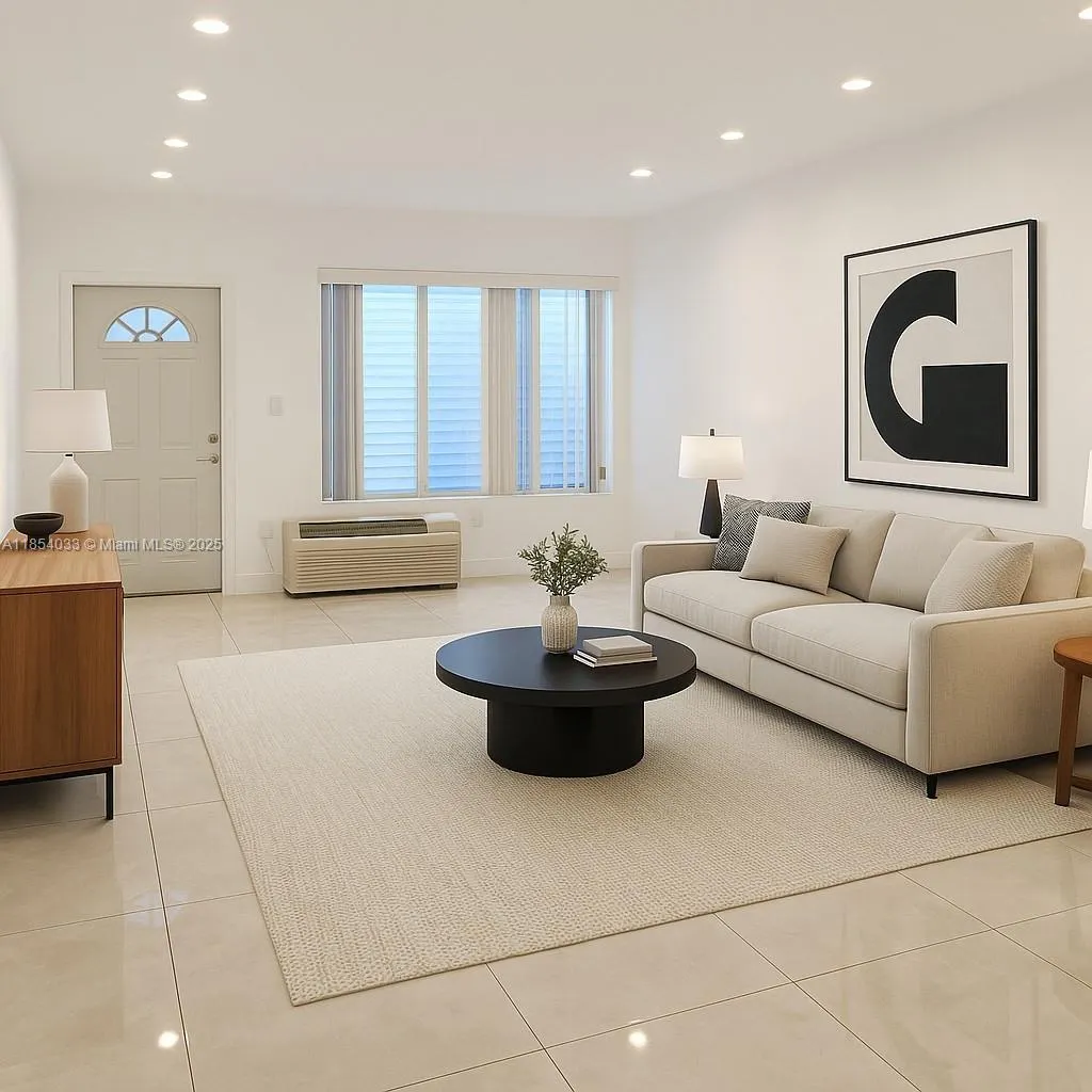 7725 Carlyle Ave, #4