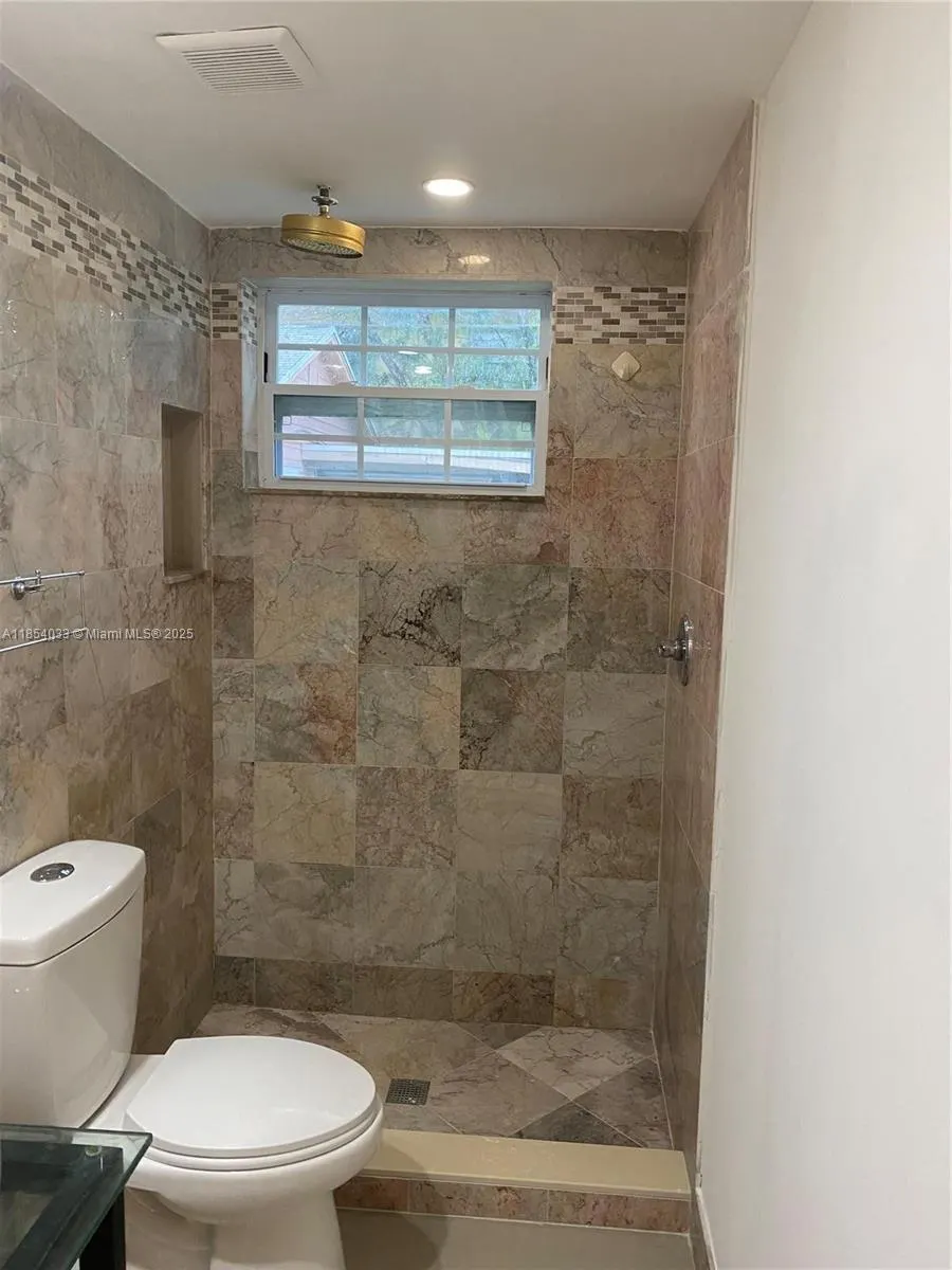 7725 Carlyle Ave, #4