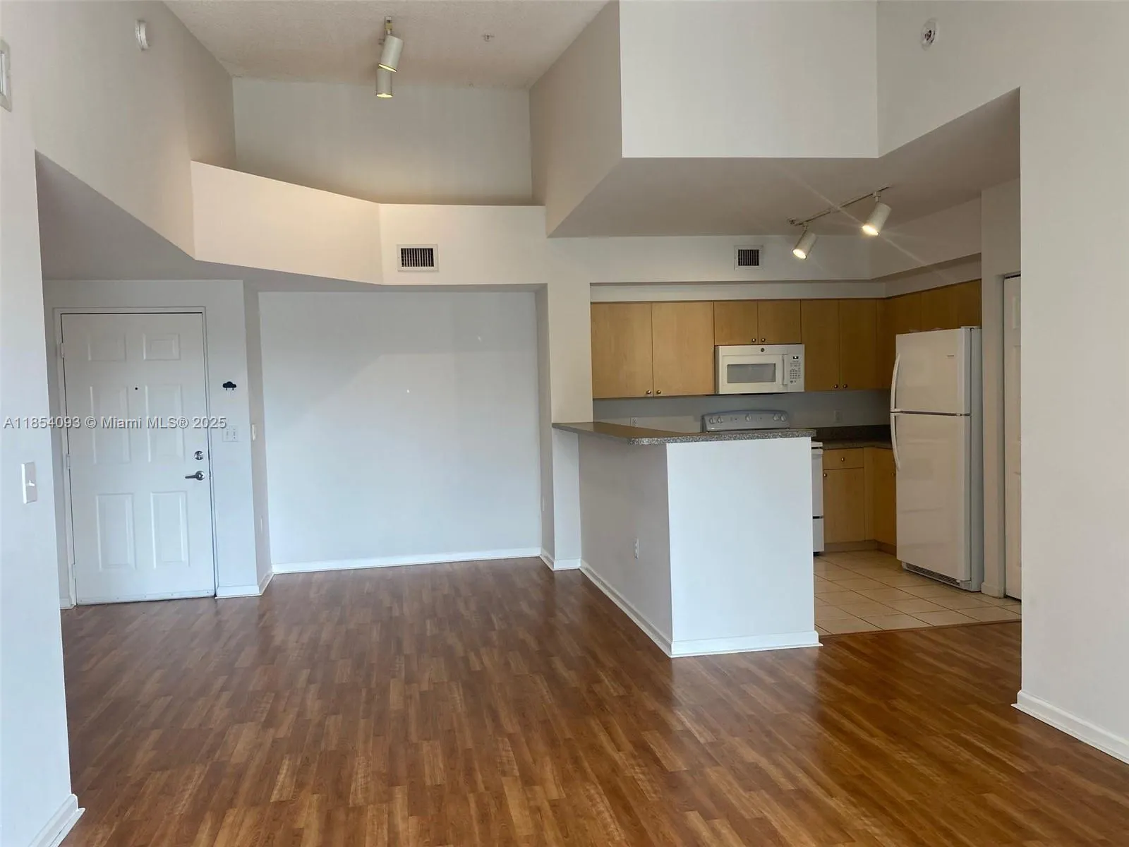 8070 N Nob Hill Rd, #305