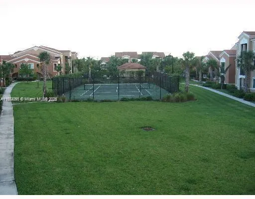 8070 N Nob Hill Rd, #305