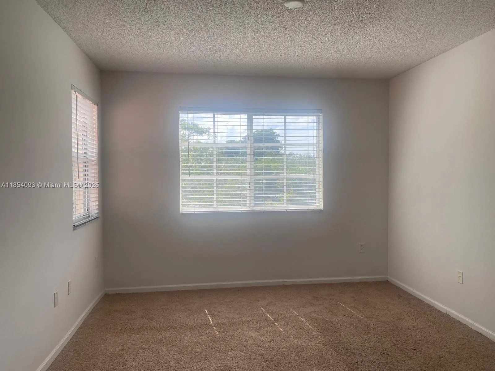 8070 N Nob Hill Rd, #305